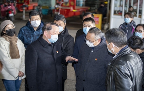 嘉興市委常委、嘉興經開區(qū)黨工委書記陳利眾蒞臨我司指導防疫保供工作