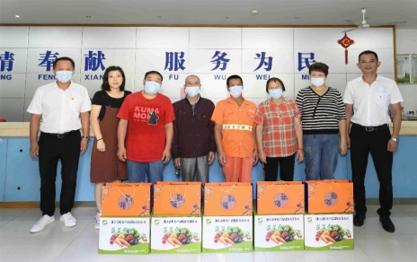 濃情慰問迎中秋 關愛幫困暖人心